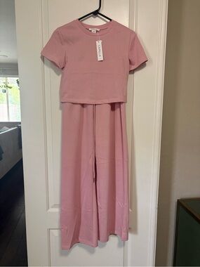 NWT 💕💕💕Pink Two-Piece Crop Tee & Wide-Leg Lounge Pants Set. Capella Apparel